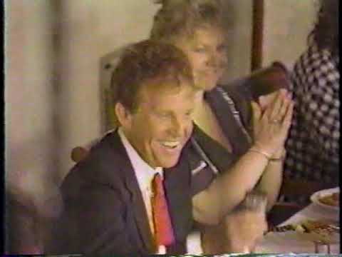 download lagu mp3 mp4 Bobby Vinton Family, download lagu Bobby Vinton Family gratis, unduh video klip Bobby Vinton Family