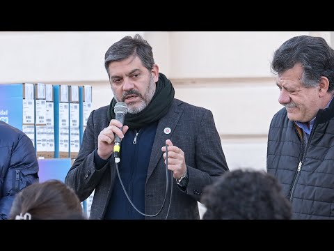 Entrega de 100 computadoras del programa Conectar Igual Bonaerense en Bragado