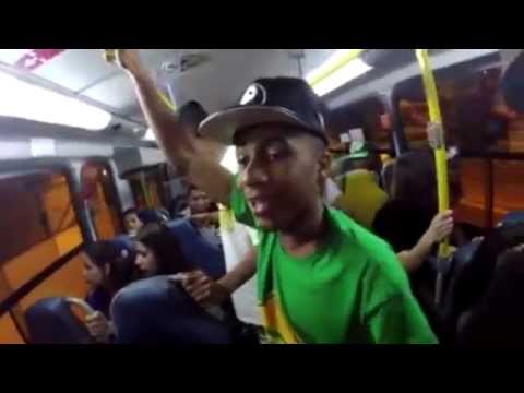 Orochi & Azevedo - Improviso no Ônibus - CTRL C + V DO FB