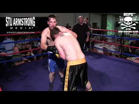 Ben Shields vs Clint Parkinson   Unlicenced Boxing