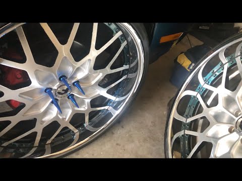 THESE SPIKE LUGS BOUT TO MESS UP MY CHALLENGER BRUH🤦🏽‍♂️🤦🏽‍♂️