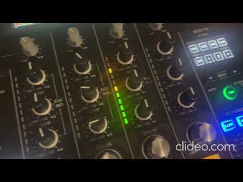 Pioneer XDJ-XZ controller