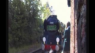 preview picture of video 'Steam. 35028 Clan Line at Shalford station + VSOE Pullman 22/8/14'