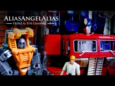 Takara MP-10 Masterpiece Optimus Prime with Dr Wu DW-P06 Partners & iGear Hench Photography