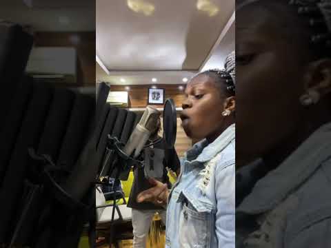 daisy firecracker  ugoccie SLIMCASE SHOW