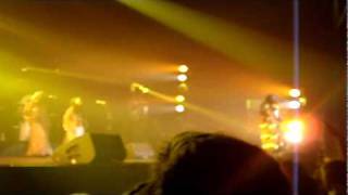 Ayebada / Gauche droite - Tiken Jah Fakoly Zénith Paris 26/04/2008