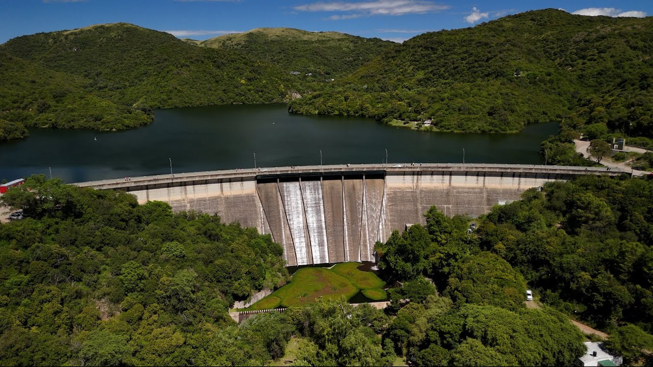Se abrió una válvula del dique La Quebrada tras alcanzar la cota de vertedero