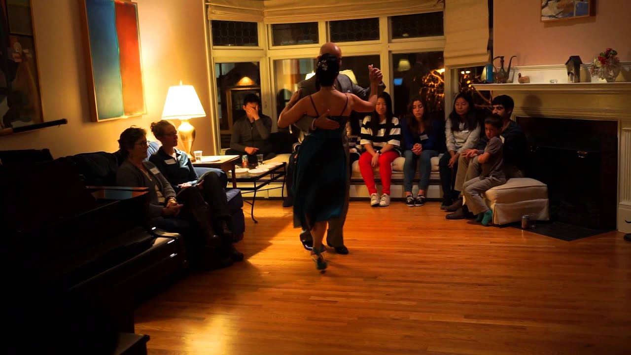 Adriana Salgado & Orlando Reyes dancing to "No Hay Tierra Come La Mia" (Francisco Canaro)