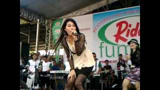 Download lagu VIA VALLEN ~ DONT WORRY ( TONY Q ) ~ @ Rider Fun Bike SOLO .mp4 mp3