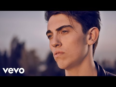 Video per il significato della canzone Un giorno in più di Michele Bravi