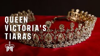 Download lagu Preparing tiaras for the Victoria Revealed exhibition mp3