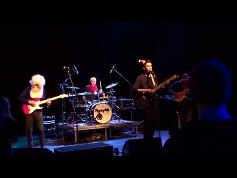 Attic. Live @Bonn brotfabrik – Make It Through