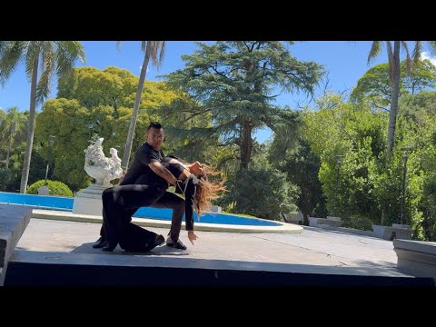 💃🕺 SILVI & MÁXI 🎶  Daniela Darcourt / Motiff  - Se Siente Bien 🎶 #salsa