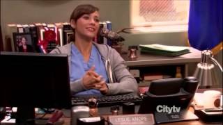 Parks and Rec - Leslie creating her online dating profile