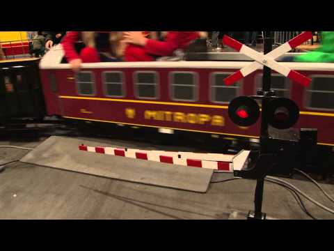Dutch Railroad Crossings - model crossing for children (3)
