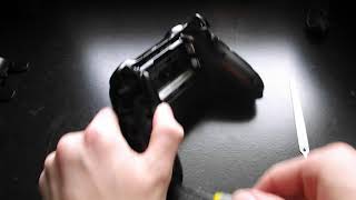 OPEN A XBOX ONE CONTROLLER WITHOUT A SPECIAL SCREWDRIVER!!! EXTREMELY SIMPLE