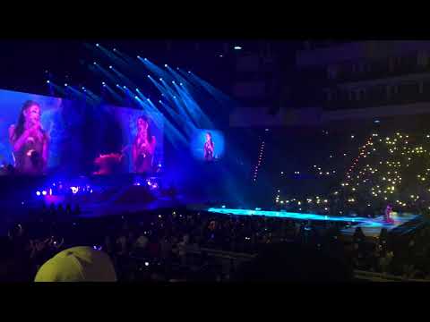 Ariana Grande concert 170919 in Taipei - moonlight