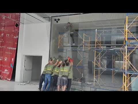 Монтаж стеклянных перегородок киев