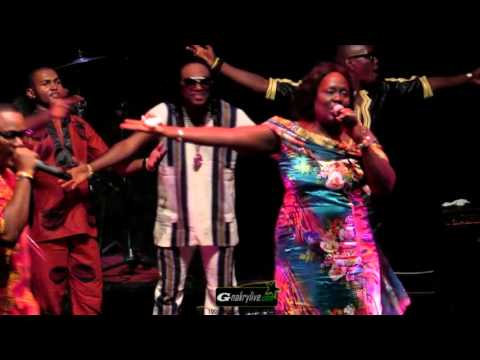 2H-R feat Petit Kandia, Oumou Dioubaté, Aicha Konè - Concert live
