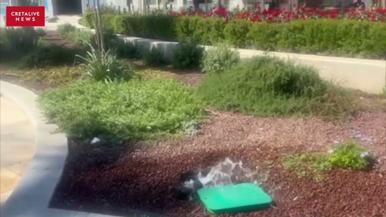 Τρέχει τρέχει το νερό... ανεξέλεγκτο στην πλατεία Ελευθερίας