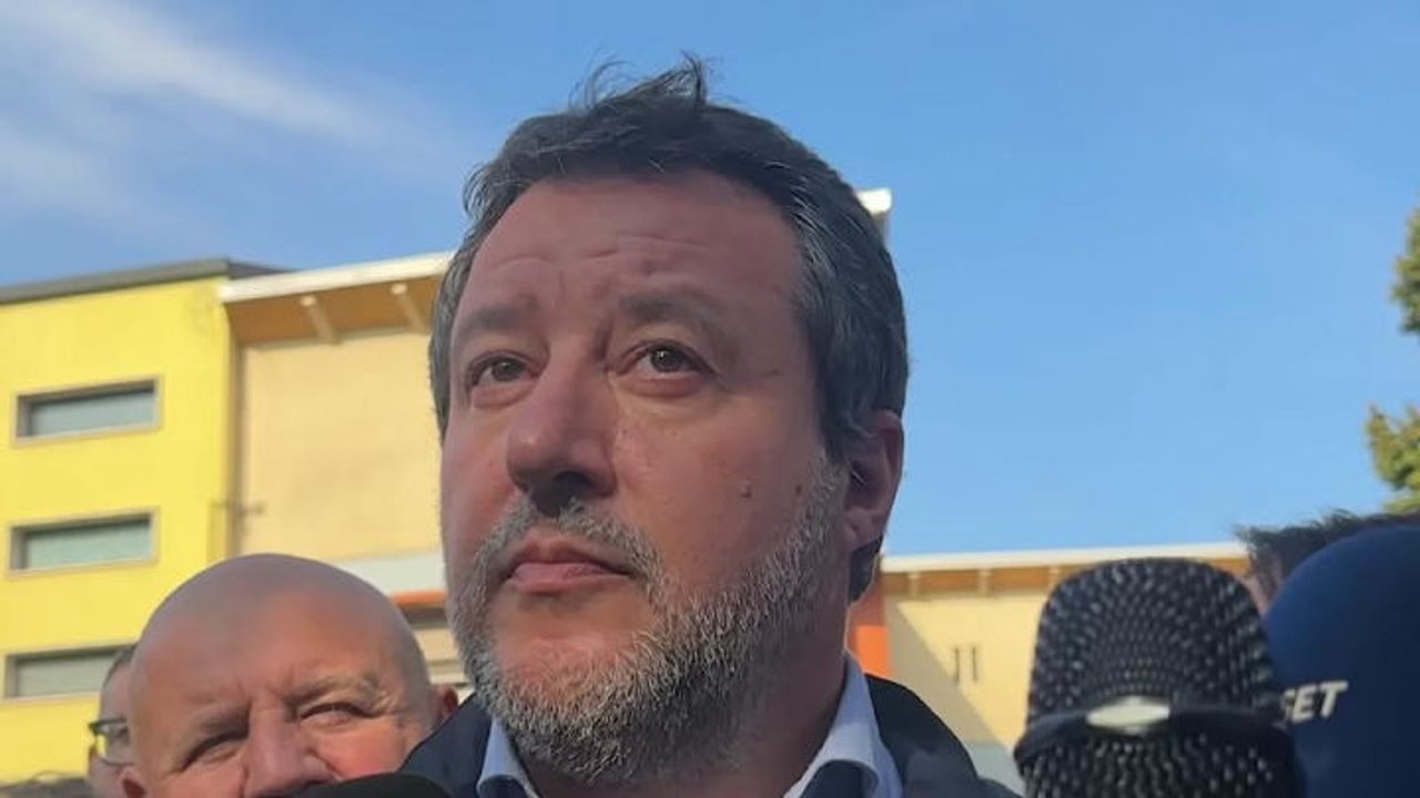 Salvini: Usare utili record delle banche per superare legge Fornero e alzare tetto flat tax