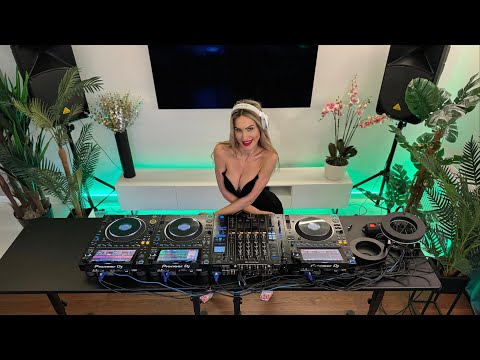 DJ CHERRY LIPS IN THE MIX: Tech House Madness Vol.2: Sonic Surge!