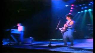 Hall &amp; Oates - Wait For Me (Live) - [STEREO]