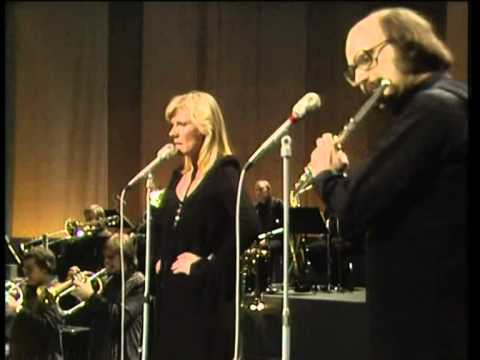 Annika Hoydal - Bølgen HQ