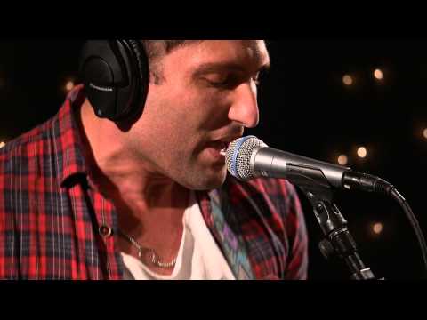 Sonic Avenues - New Vogues (Live on KEXP)