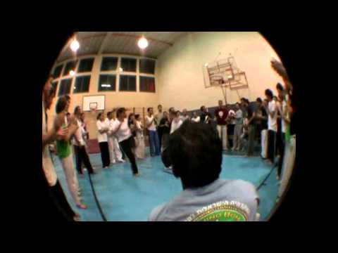 Menino Bom israel Roda e Acrobacia