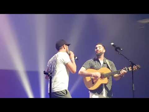 Kendji Girac avec Claudio Capeo sur scène - Que dieu me pardonne - Concert RFM Music live Bordeaux