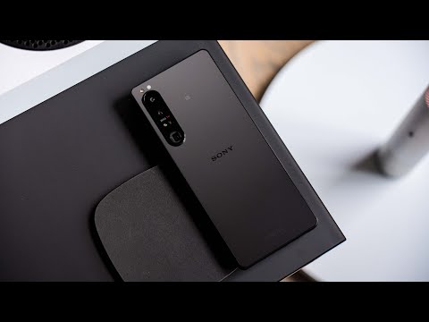Sony Xperia 1 IV REVIEW - My Fav Smartphone of 2022!