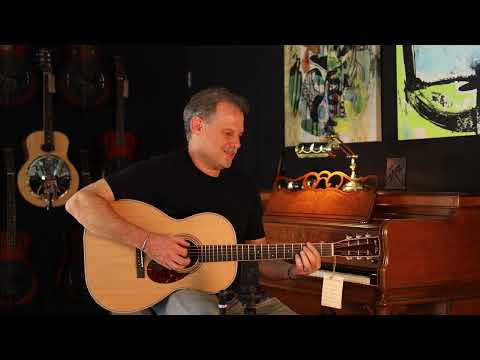 Huss and Dalton 000-SP Custom - Old Sitka Spruce/Claro Walnut Video #1
