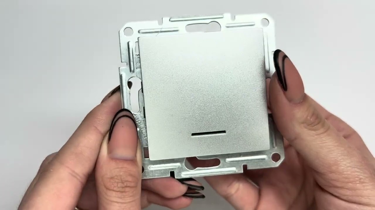 Выключатель одноклавишный с подсветкой SCHNEIDER Asfora алюминий EPH1400161