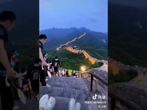 love the scenery of the Great Wall of China.