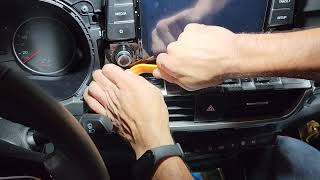 kia Seltos 2022 2023 radio disarm,desarmado desmontaje de pantalla para instalación