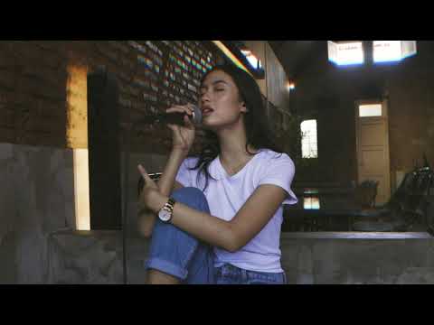 Sindy Amani - Is It Wrong to Loving You? [Live Session]