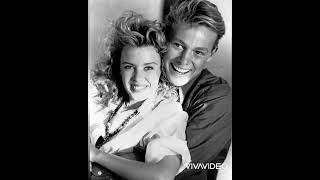 Download lagu Listen to the Rhythm of the Falling Rain mp3