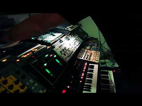 Facebook live session LSD 25 Acid 303 Glitch Housewife 6 okt 2017