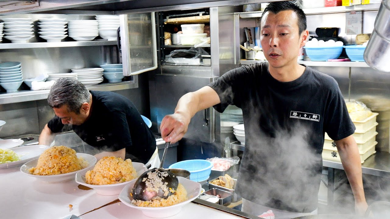 The biggest fried rice rush! Late-night lineups continue to form at Tokyo's best Machinuka.