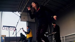 Ashes and Dreams - Main Stage at Selkirk Holiday Alley 2017