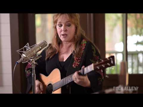 Folk Alley Sessions at 30A: Gretchen Peters - "Wichita"