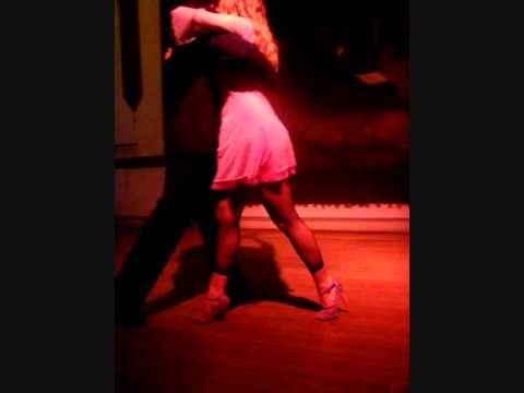 Nicolas godoy  y Noelia en Mansion Dandi.wmv
