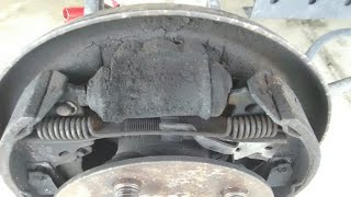 How To Change the Rear Brakes and Drums on a Dodge Neon