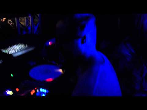Ruben Mandolini @ Club 999 _ 04.04.14 _ Garage Re.loveution Night
