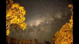 preview picture of video 'Timelapse in Innot hot springs - The Milky way in Australia'