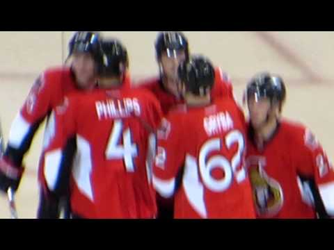 Jason Spezza scores a goal at the Devils @ Senators hockey game