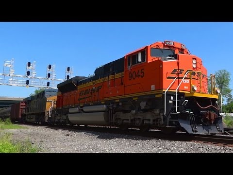 BNSF EMD SD70ACe Leading On CSX Train
