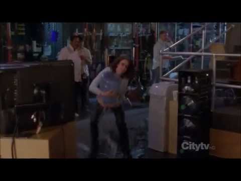 30 Rock- Liz changes the water jug