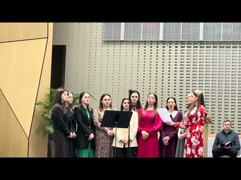 Grup de fete - Azi ne închinăm în fața Ta cu mulțumire 